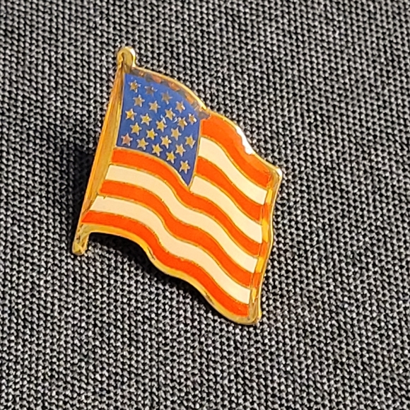 USA FLAG Vintage Enamel Pin - Picture 4 of 8
